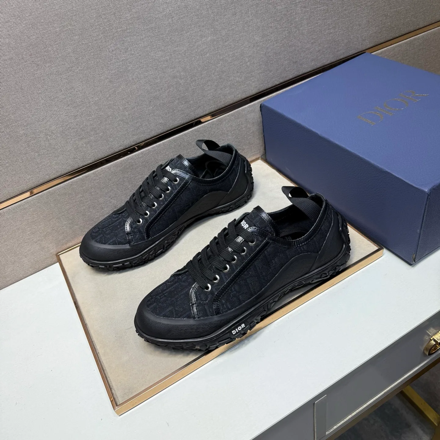 ⬛️Men's shoes 💰p442 [Dior~] Men's casual shoes 2025z cabinet sales simultaneously 🔶Size: 39-44 #️⃣ 🔷2 colors🔜The upper is made of multi-material splicing➕Genuine leather lining, comfortable and breathable, sole: original comfortable and wear-resistant outsole, ⚠️Real shot📱Photographed🎬The real thing is better📢📢📢